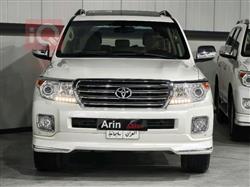 تۆیۆتا لاند کروزەر